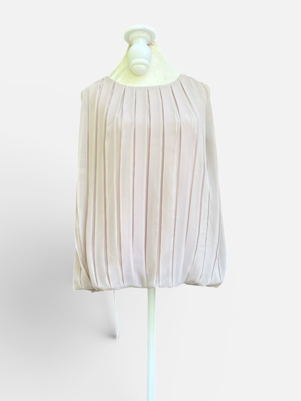 Calvin Klein Sleeveless Pleated Bubble-Hem Blouse in Tan Size Large - Picture 4 of 13
